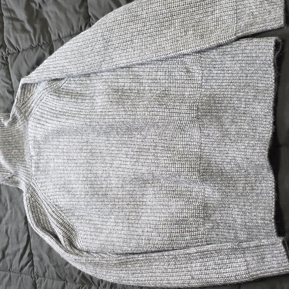 Fashion Nova Gray Turtleneck Sweater Size 1X - Picture 4 of 4
